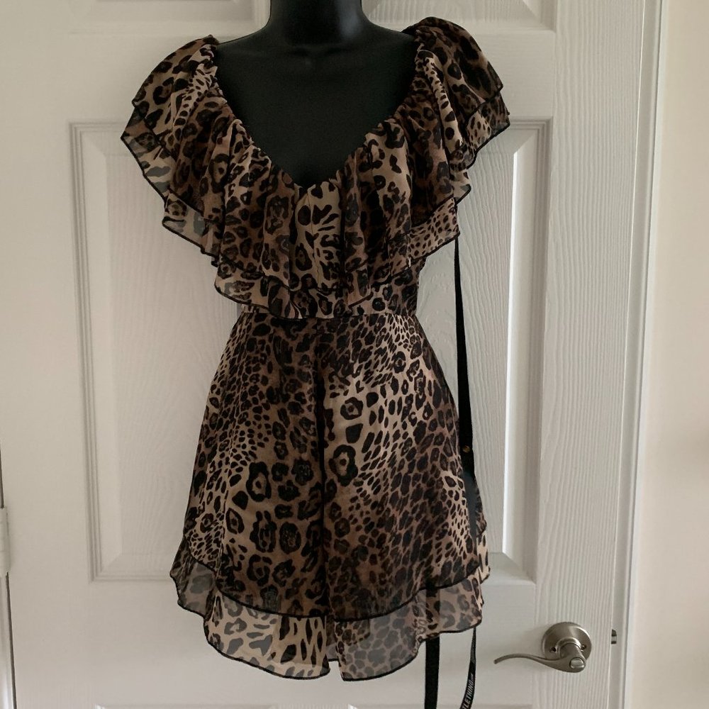 NWT PrettyLittleThing Women´s Romper, Size 4